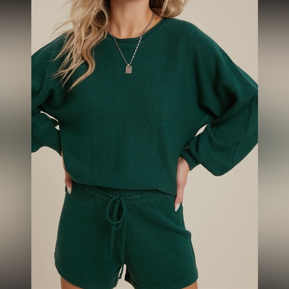 Two piece hunter green shorts sweater set cozy, comfy, warm, stretchy - Picture 3 of 11